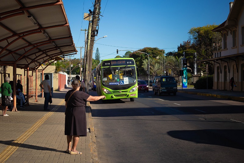  Prefeitura de Canoas entrega cartões que garantem passagens de ônibus a partir desta segunda-feira