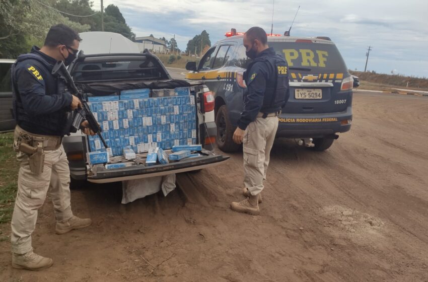  PRF prende contrabandistas com caminhonete carregada de cigarros paraguaios