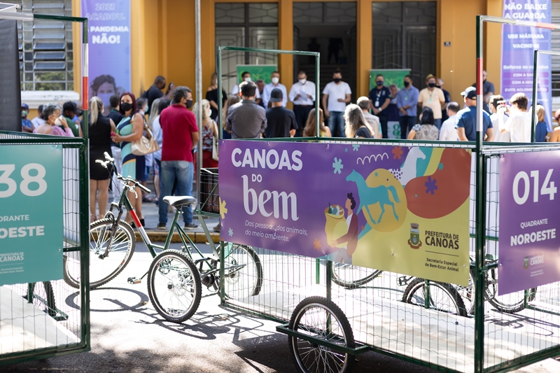  Recicladores selecionados pelo Canoas do Bem começam a receber triciclos