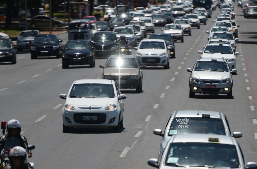  MP libera R$ 10,9 bi para auxílios a caminhoneiros e taxistas